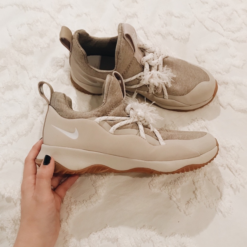 Nikes - Picture 2 of 11